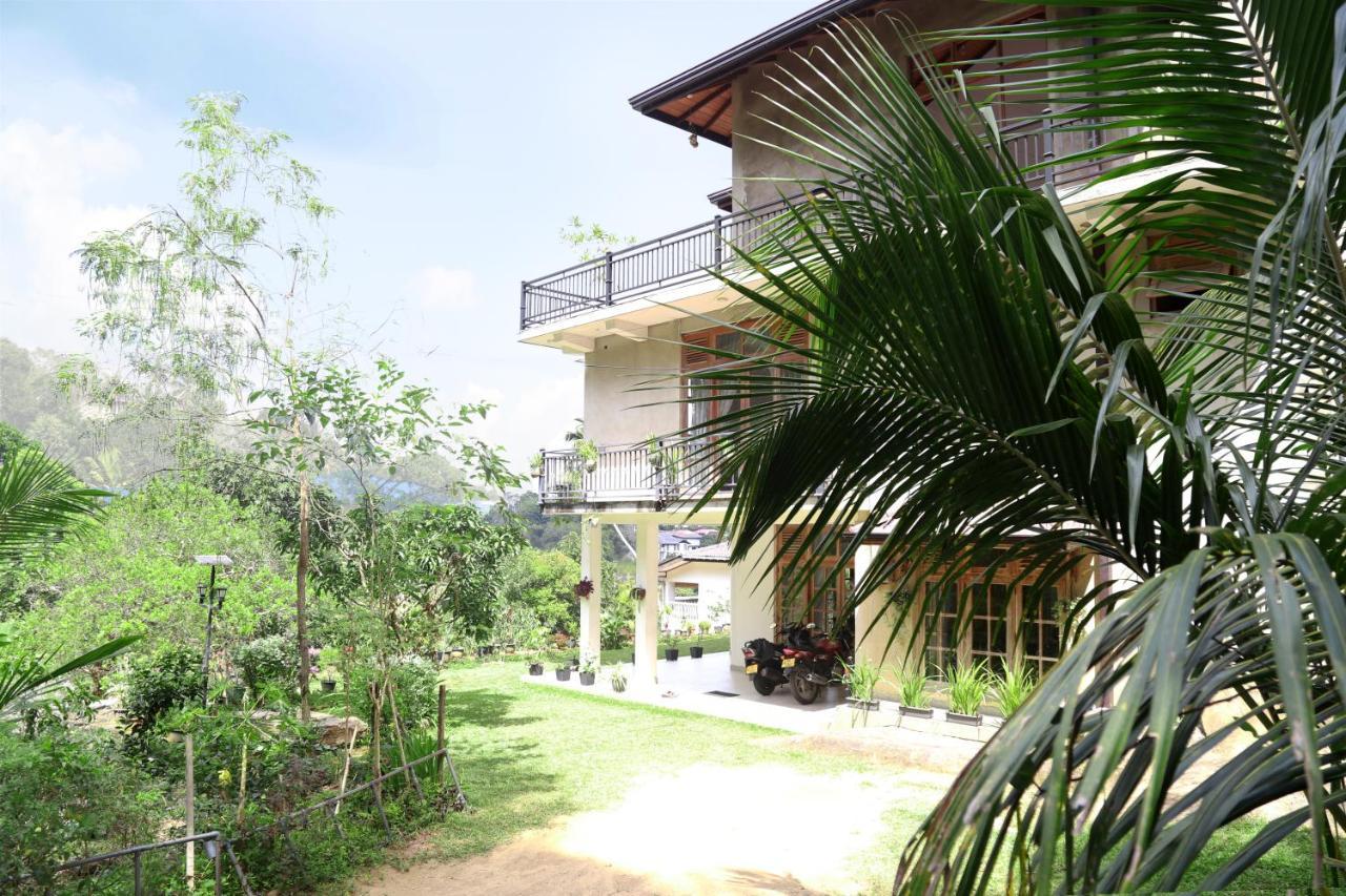 Chathu Holiday Home Kandy Extérieur photo